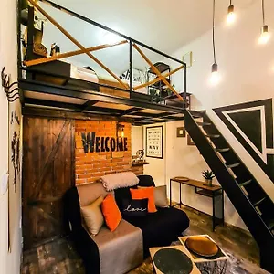 Rustic Flat With Perfect Location Apartman